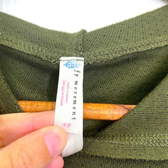 Free People - FP Movement Apollo Urban Army Green Perforated Hoodie Size Small - Picture 10 of 13